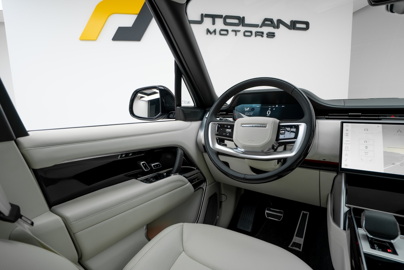 2025 RANGE ROVER P530 AUTOBIOGRAPHY LWB DEALER WARRANTY FOR 5 YEARS.